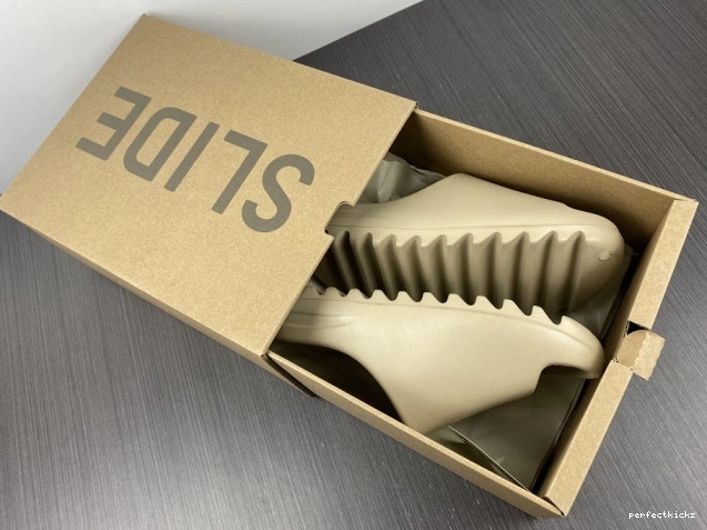 Slide Yeezy Pure GW1934 Adidas 0801